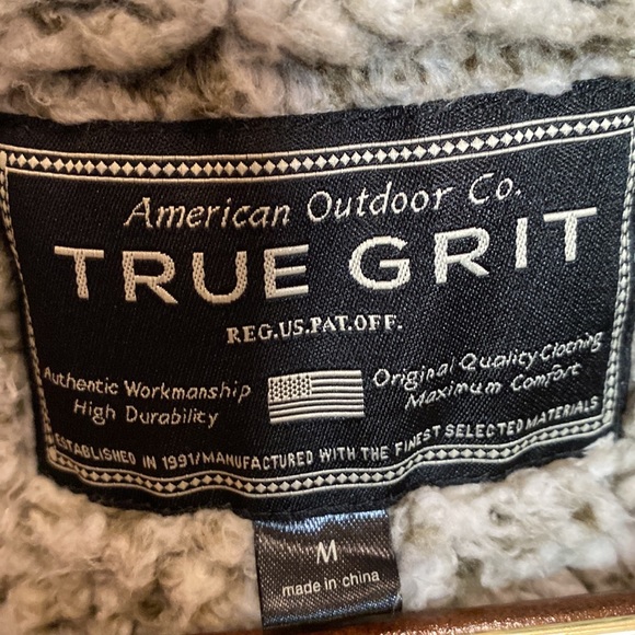 True Grit Sherpa vest - Picture 4 of 7